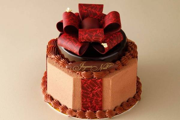 資生堂パーラーの豪華 苺づくし クリスマスケーキ プレゼントボックス型チョコケーキも E レシピ 料理のプロが作る簡単レシピ 1 2ページ