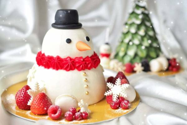 オーダーメイドケーキ専門店 ボンスイーツ のクリスマスケーキ 雪だるま ツリーを模って E レシピ 料理のプロが作る簡単レシピ 1 2ページ