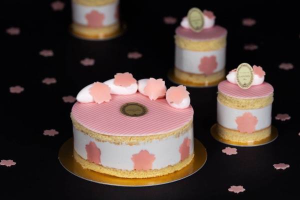 ラデュレの桜スイーツ 桜の花を飾ったショートケーキや サクラ ツリー マカロンタワー E レシピ 料理のプロが作る簡単レシピ 1 2ページ