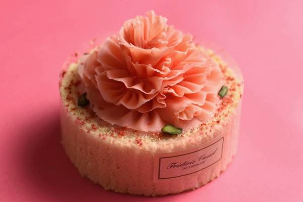 フレデリック カッセル 野いちご テーマのスイーツ バラの花 モチーフのケーキ E レシピ 料理のプロが作る簡単レシピ 1 2ページ