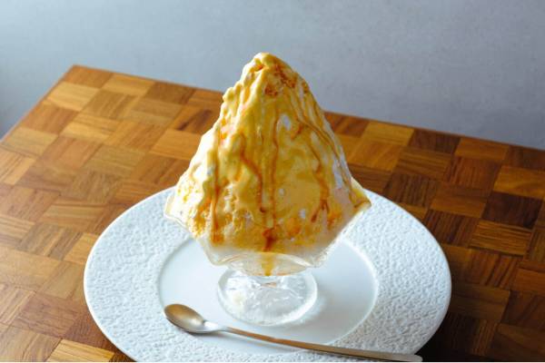 まるでプリン なかき氷 プリン屋のかき氷専門店 さんかく氷 が鳥取砂丘前にオープン E レシピ 料理のプロが作る簡単レシピ 1 2ページ