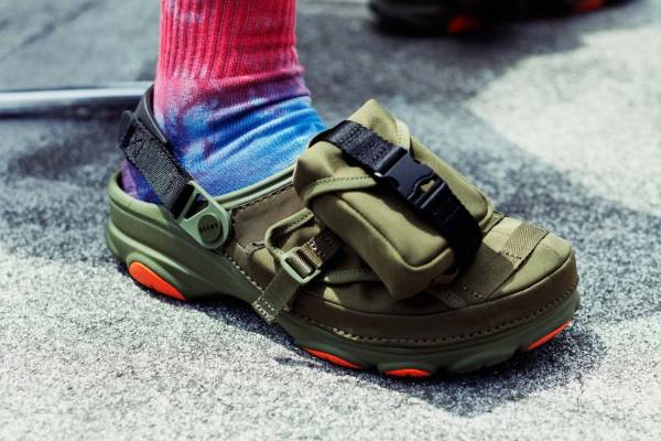 ビームス クロックス Ma 1 着想のサンダルシューズ 取り外し可能なポーチ付属 サマリ 21年6月12日 ウーマンエキサイト 1 4