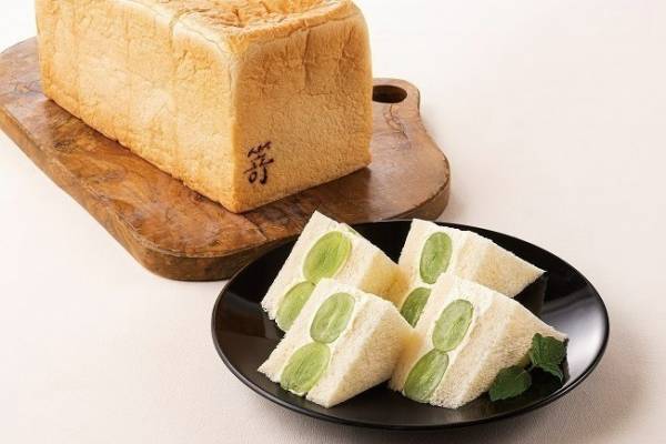 シャインマスカットのサンドイッチ 嵜本コラボの贅沢フルーツサンド リーガロイヤルホテル東京で E レシピ 料理のプロが作る簡単レシピ 1 2ページ