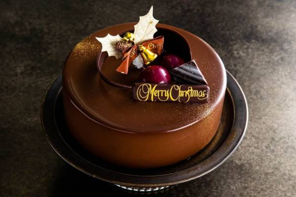 デカダンス ドュ ショコラ21年クリスマスケーキ カシス アールグレイのチョコレートケーキ E レシピ 料理のプロが作る簡単レシピ 1 3ページ