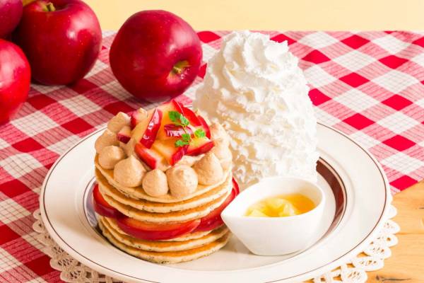 エッグスンシングス限定 贅沢りんご の紅茶風味パンケーキ りんご シナモンの限定ドリンクも E レシピ 料理のプロが作る簡単レシピ 1 1ページ