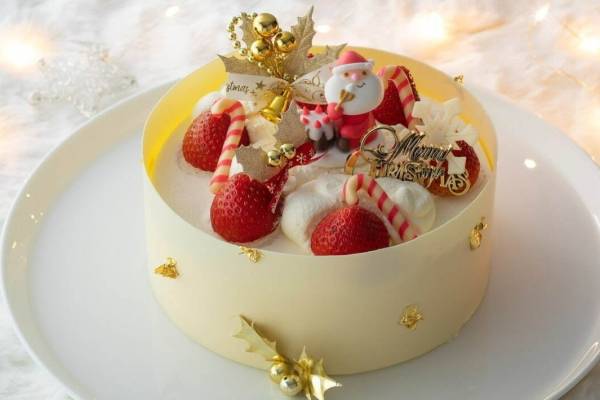 京都悠洛ホテル Mギャラリー クリスマスケーキの女王 ショートケーキでクリスマスに降る雪を表現 E レシピ 料理のプロが作る簡単レシピ 1 2ページ