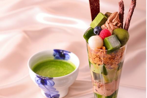 京都 伊藤久右衛門の新作 抹茶チョコレートパフェ いちご抹茶トリュフなど人気スイーツをトッピング E レシピ 料理のプロが作る簡単レシピ 1 1ページ