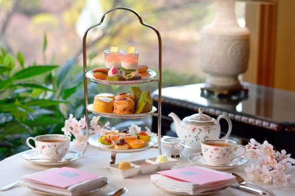 ホテル椿山荘東京 辻利兵衛本店 桜 宇治茶アフタヌーンティー 抹茶と桜の春スイーツ E レシピ 料理のプロが作る簡単レシピ 1 2ページ