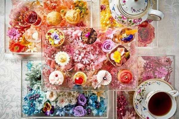 ザ リッツ カールトン大阪 日比谷花壇 フラワーアフタヌーンティー 桜 スミレモチーフの花スイーツ E レシピ 料理のプロが作る簡単レシピ 1 3ページ