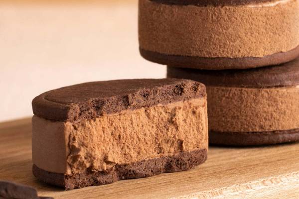 ゴディバ新作 チョコレート バターサンド 濃厚チョコバタークリーム ざくざくココアクッキー E レシピ 料理のプロが作る簡単レシピ 1 1ページ