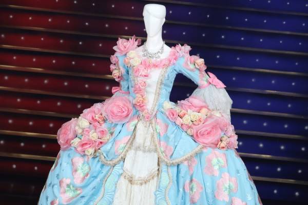 特別展「華麗なる宝塚歌劇衣装の世界」神戸ファッション美術館で