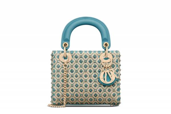ディオール　dior　ハンドバッグ　トートバッグ　ヴィンテージ　ハニカム ディオールの新作バッグ、ハニカム刺繍の「レディ ディオール」や