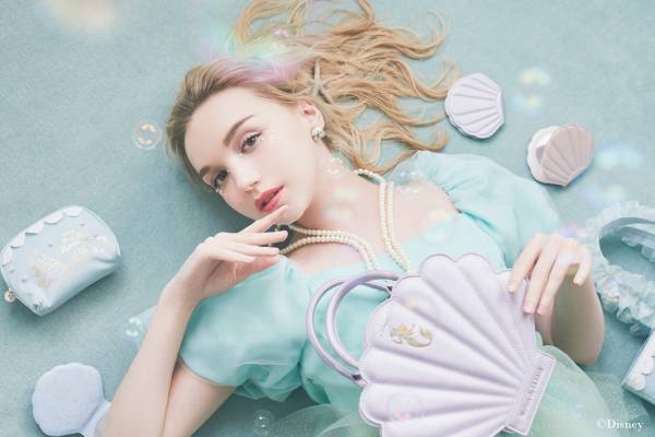 アリエル　貝殻　クッション　トートバック　2個セット　新品未使用 メゾン ド フルール「ディズニー」アリエルのきらめく貝殻バッグ＆“海