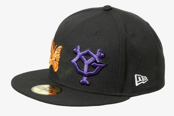 ニードルズ×読売ジャイアンツ、ロゴカラーを反転させたトラックスーツ
