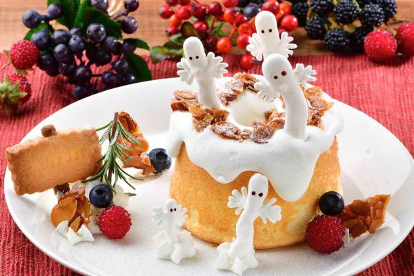 ムーミンカフェ ニョロニョロ シフォンケーキ ゆらゆら揺れるニョロニョロがモチーフの秋限定メニュー E レシピ 料理のプロが作る簡単レシピ 1 1ページ