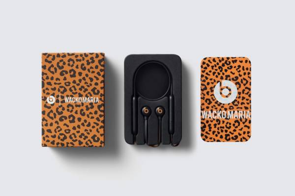 ワコマリア beats ワイヤレスイヤホン Beats × ワコマリアのネックバンド式イヤホン、レオパード柄「Beats