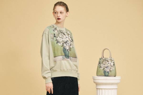 LILY BROWN×THE MET ゴッホ『薔薇』コラボスウェット　完売品 リリー ブラウン×メトロポリタン美術館“ゴッホのバラ”や「THE MET