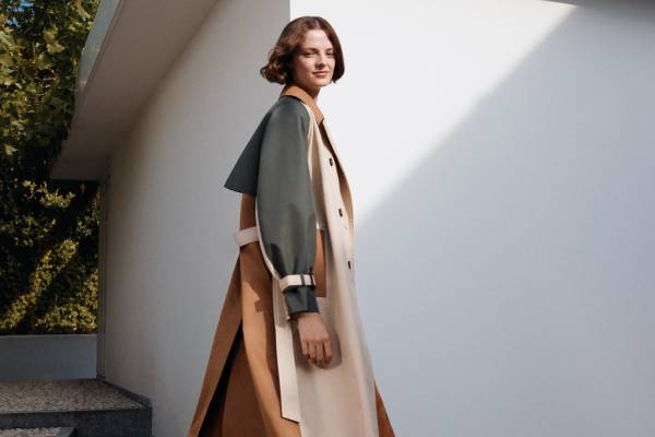 ウィークエンド マックスマーラ新作トレンチコート、カラーブロックや