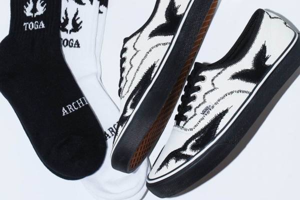 トーガ x VANSの「オーセンティック」スニーカー、“ウエスタンの鳥