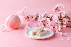 サクサクパイ”のミルフィーユ「美冬」限定フレーバー、さくら風味