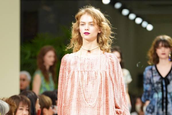 ユキ トリヰ 2024-25年秋冬コレクション - 新しい自分に出会える服