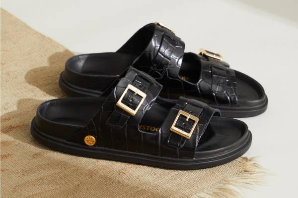 ビルケンシュトック　別注　ユナイテッドアローズ ビルケンシュトックのユナイテッドアローズ限定サンダル、エレガントな