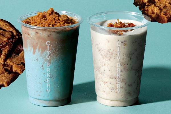 ザ シティ ベーカリー“ザクザク食感”の夏限定クッキーシェイク、チョコ