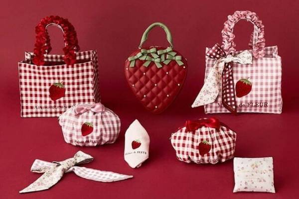 メゾンドフルール イチゴ柄 苺 ゴブラン バッグ トート　ハンド メゾフル オリジナルのイチゴ柄を使用したバッグコレクションが登場