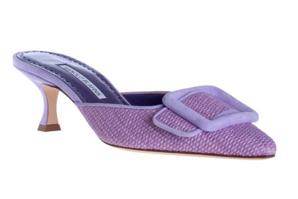 美品 MANOLO BLAHNIK マノロブラニク パープル パンプス 36 マノロ ブラニク“上品パープル＆ブルー”のバックル付きパンプス