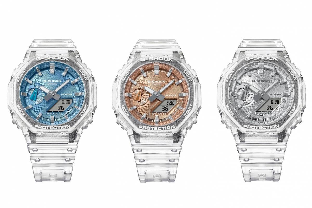 G-SHOCK“スケルトン”ケースの腕時計、メタリックなブルーやシルバー