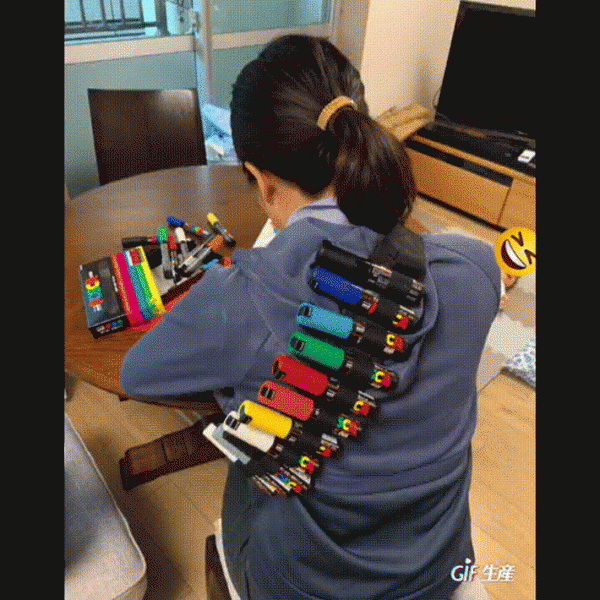 「かっこよすぎ」「特殊部隊かな」妻がポスカを使用する姿がまるで…？