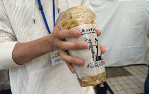 うどんをシェイク！？新CMがかわいい丸亀製麺の新商品！