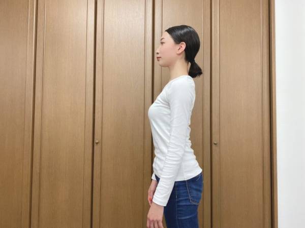 在宅中も 美姿勢 をつくるストレッチ方法 バレリーナ金子仁美のきれいなカラダのつくり方 E レシピ 料理のプロが作る簡単レシピ 1 3ページ