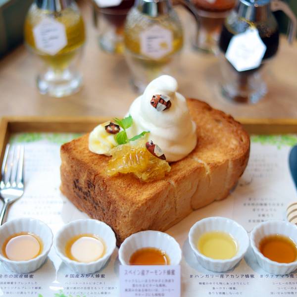 厚切トーストにハチミツ13種類のはちみつ食べ比べも 老舗はちみつ専門店 ミールミィハニーカフェ へ カフェノハナシ In Kyoto E レシピ 料理のプロが作る簡単レシピ 1 3ページ