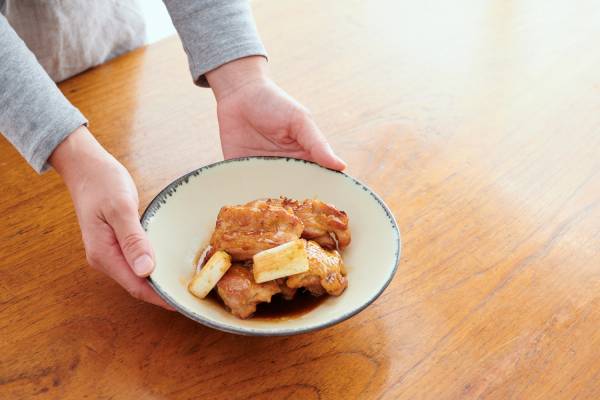 正月料理にもぴったり 鶏もも肉のあめがた照り焼き の簡単アレンジレシピ E レシピ 料理のプロが作る簡単レシピ 1 2ページ