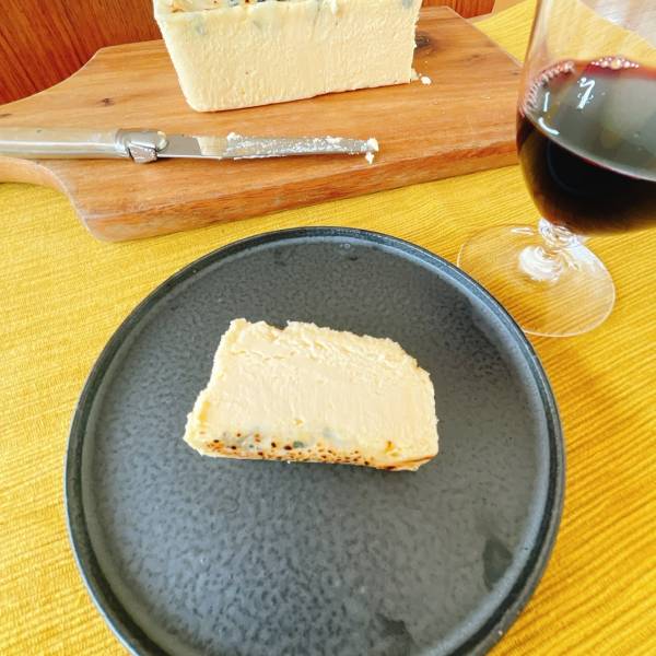バスクチーズの次はコレ 高級チーズを贅沢に使用した Ao の 生ブルーチーズケーキ 眞鍋かをりの 即決 2 000円で美味しいお取り寄せ E レシピ 料理のプロが作る簡単レシピ 1 2ページ