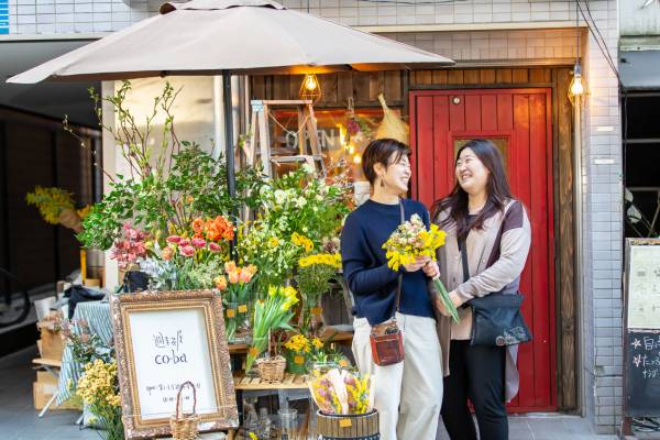 吉祥寺は 間借り の店がおもしろい 平日はダイニングバー Bar Kitchen Eos 週末は花屋の 週末花屋co Ba へ E レシピ 料理のプロが作る簡単レシピ 1 3ページ