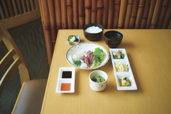 京都人が日常使いする食堂4軒 京都旅で食べたい 普段のごはん E レシピ 料理のプロが作る簡単レシピ 1 4ページ