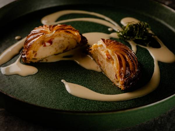 古典を再構築した新たな美味 Tpoで使い分けできるサービスなど革新が詰まった次世代フレンチ 人形町 Ars アルス E レシピ 料理のプロが作る簡単レシピ 2 6ページ