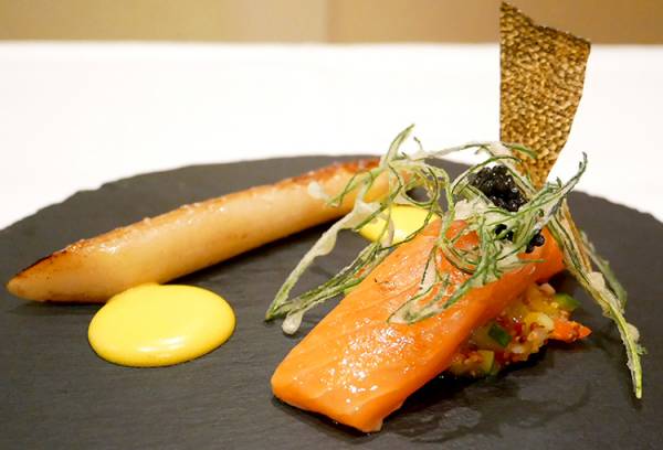 時に王道 時に好奇心を掻き立てるコース料理がゲストの心を掴む ヴァンサンク ブランシュ 心斎橋 E レシピ 料理のプロが作る簡単レシピ 2 4ページ