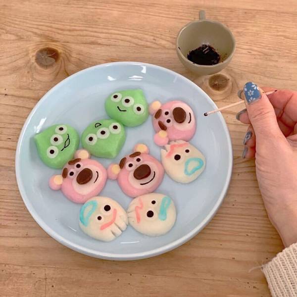 ひなまつりのお祝いにぴったり 菱餅風 三色スイーツ レシピ 02 トイストーリーの三色デコ白玉 E レシピ 料理のプロが作る簡単レシピ 2 2ページ