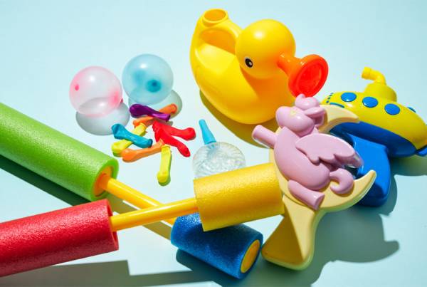 手軽に遊ぼう ワンコインで買える水遊びグッズ 年7月7日 ウーマンエキサイト 1 2