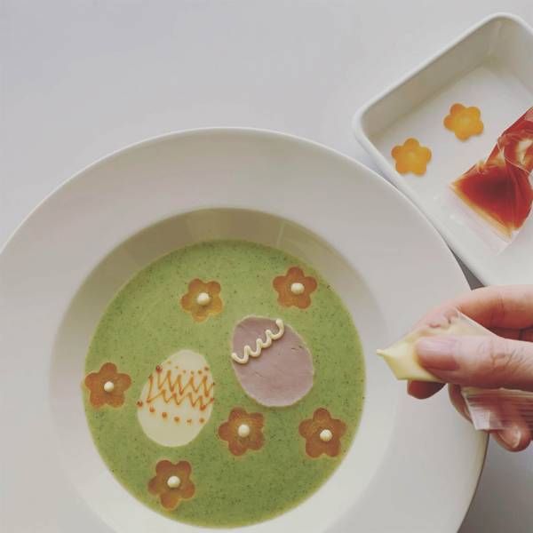 イースターの簡単朝ごはん Vol 2 イースターエッグのスープ E レシピ 料理のプロが作る簡単レシピ 2 2ページ