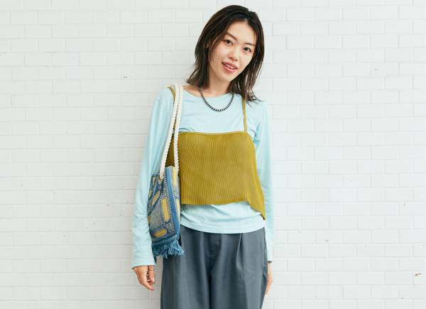 シンプルコーデが即垢抜け♡ ロンT×シースルーキャミが断然今っぽい!|ウーマンエキサイト