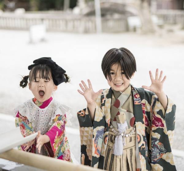 アンティーク着物で七五三』着物に合わせるカワイイ小物はフリマアプリ