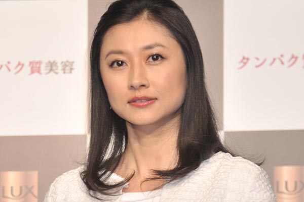 菊川怜 なぜ夫の 婚外子報道 を許すのか プロ語る女の心理 17年5月23日 ウーマンエキサイト 1 2 菊川怜 なぜ夫の 婚外子報道 を許すのか プロ語る女の心理 17年5月23日 ウーマンエキサイト 1 2