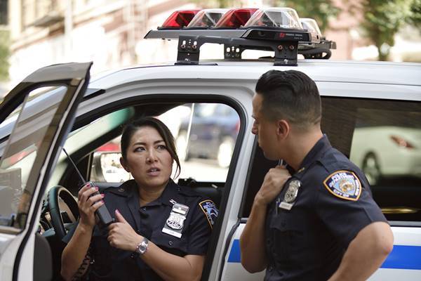 貧困と暴力からnyと娘を守る 日本女性の現地警察の決意 17年9月23日 ウーマンエキサイト 1 6