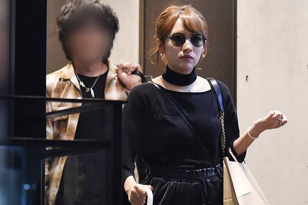高橋みなみ 夫婦同然 15歳年上彼と半年前から同棲していた 17年10月24日 ウーマンエキサイト 1 4