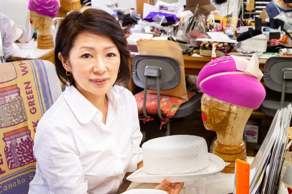美智子さまの帽子デザイナーが明かす「退位後の新作」｜ウーマンエキサイト