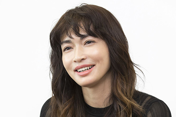 長谷川京子の子育て 子供の前で仕事を否定しないように 19年11月23日 ウーマンエキサイト 1 3 長谷川京子の子育て 子供の前で仕事を否定しないように 19年11月23日 ウーマンエキサイト 1 3